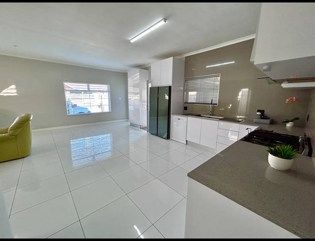 4 BEDROOM HOUSE FOR SALE IN CHURCHILL ESTATE